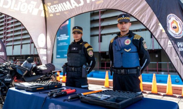 La Feria Vial arrancó con gran convocatoria en Plaza San Martín