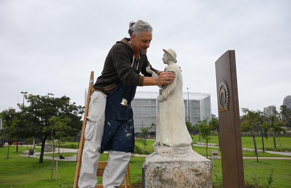 Restauraron la escultura del Cura Brochero en el Parque del Bicentenario