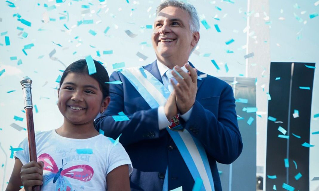 Llaryora pidió “unidad” en el 25 de Mayo