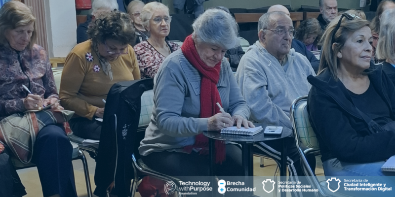 Talleres digitales gratuitos para adultos mayores