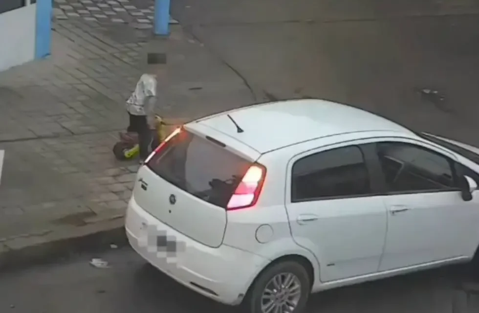 Hallaron a un niño que caminaba solo y lo reunieron con su familia