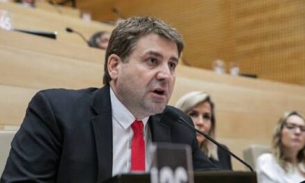 Gvozdenovich “llamó” a Llaryora para reclamar por jueces de paz
