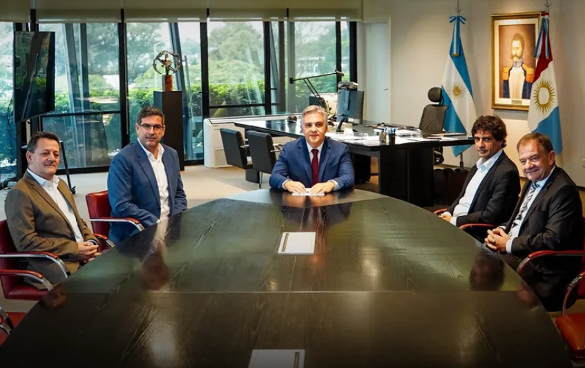 Llaryora suma a Lacunza y Felippa al directorio de Bancor