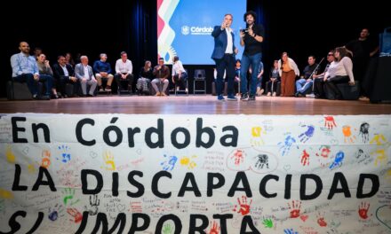 Córdoba entregó tecnología inclusiva a 200 personas con discapacidad visual