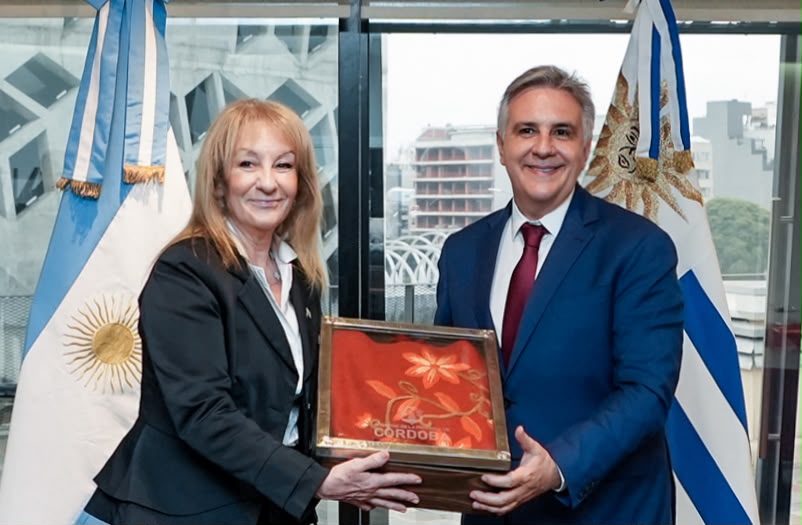 Llaryora recibió a la vicepresidenta de Uruguay