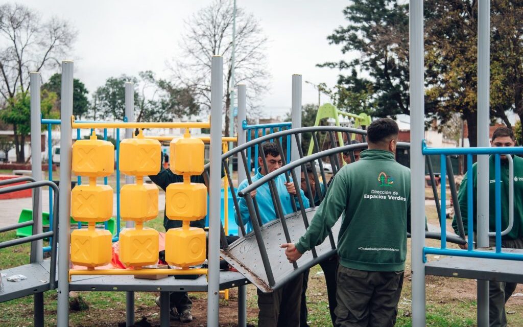Los Plátanos: mejoran una plaza con obras de accesibilidad y deporte