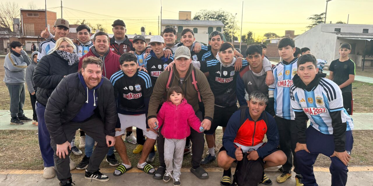 Limia llevó camisetas de la Selección a clubes y merenderos