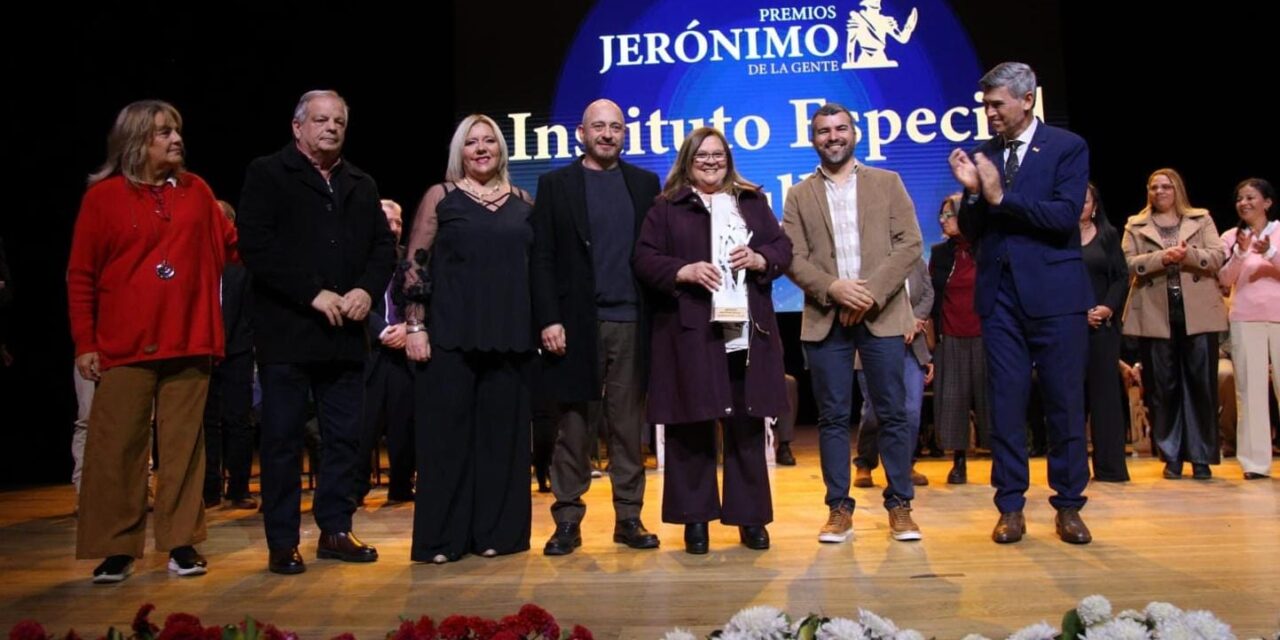 La ciudad distinguió a referentes de la cultura, la justicia y el deporte