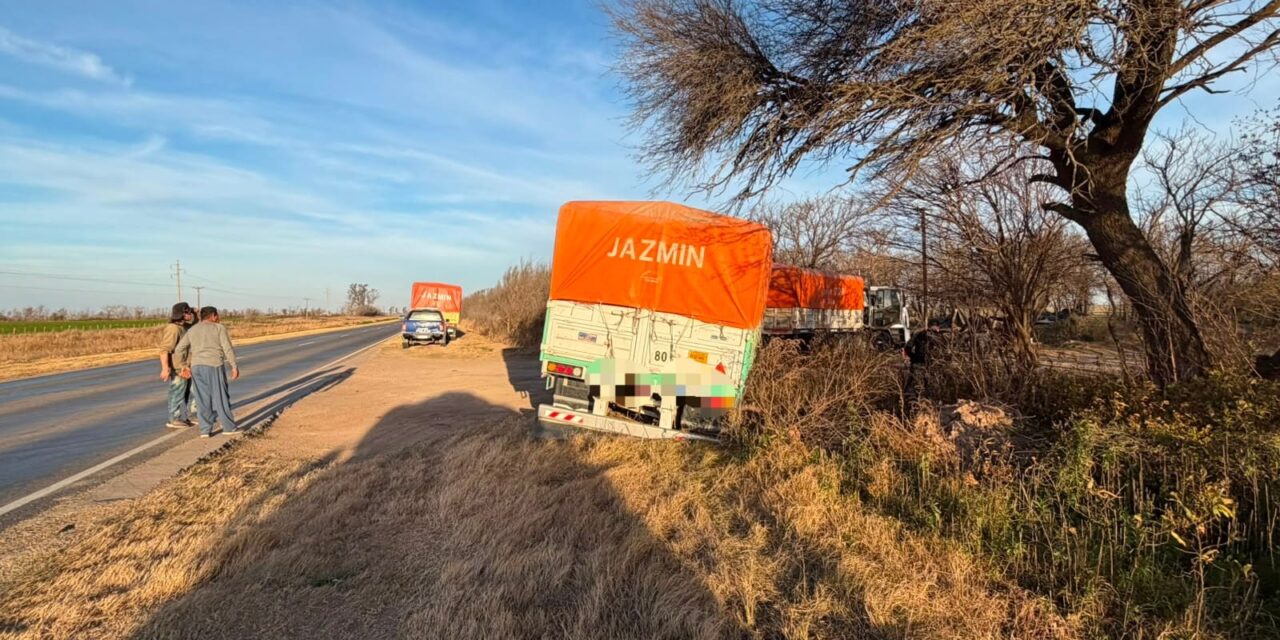 Dos camioneros resultaron heridos tras un choque en la Ruta 13