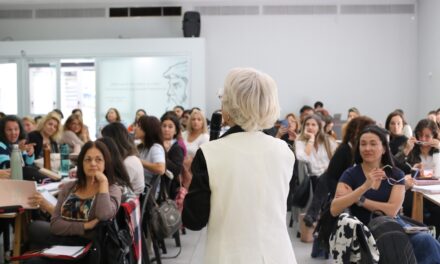 Más de 1.400 docentes se capacitan